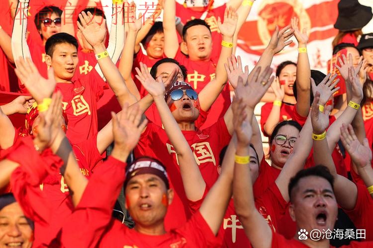 “天公作美”心态良好 国足新山积极备战