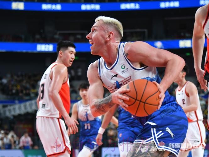 新疆男篮总结比赛:攻防两端发挥出色,球队主场战胜江苏 新疆男篮总结比赛:攻防两端发挥出色,球队主场战胜江苏