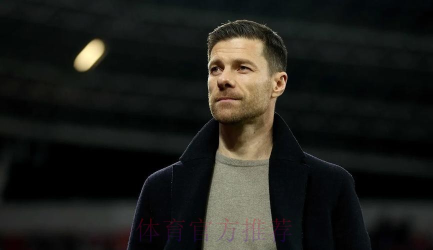 官方:克罗斯当选德国足球先生 阿隆索当选最佳教练