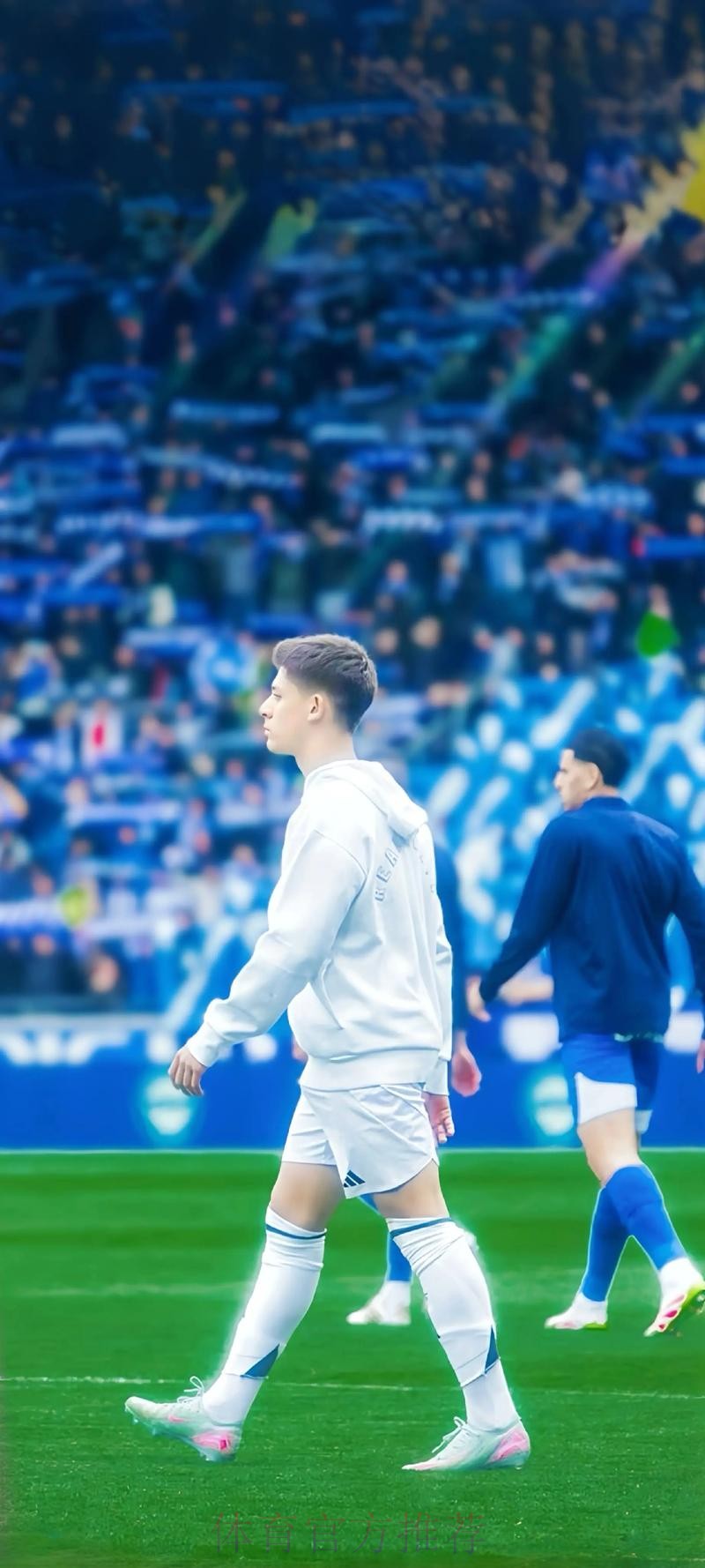 马卡报：加维与巴萨续约没进展 经纪人现身皇马